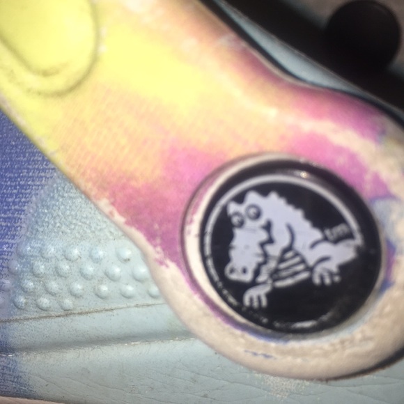 Tie-dye Crocs - Picture 5 of 9